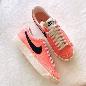 NIKE BLAZER LOW 77 LIGHT ATOMIC PINK-BLACK